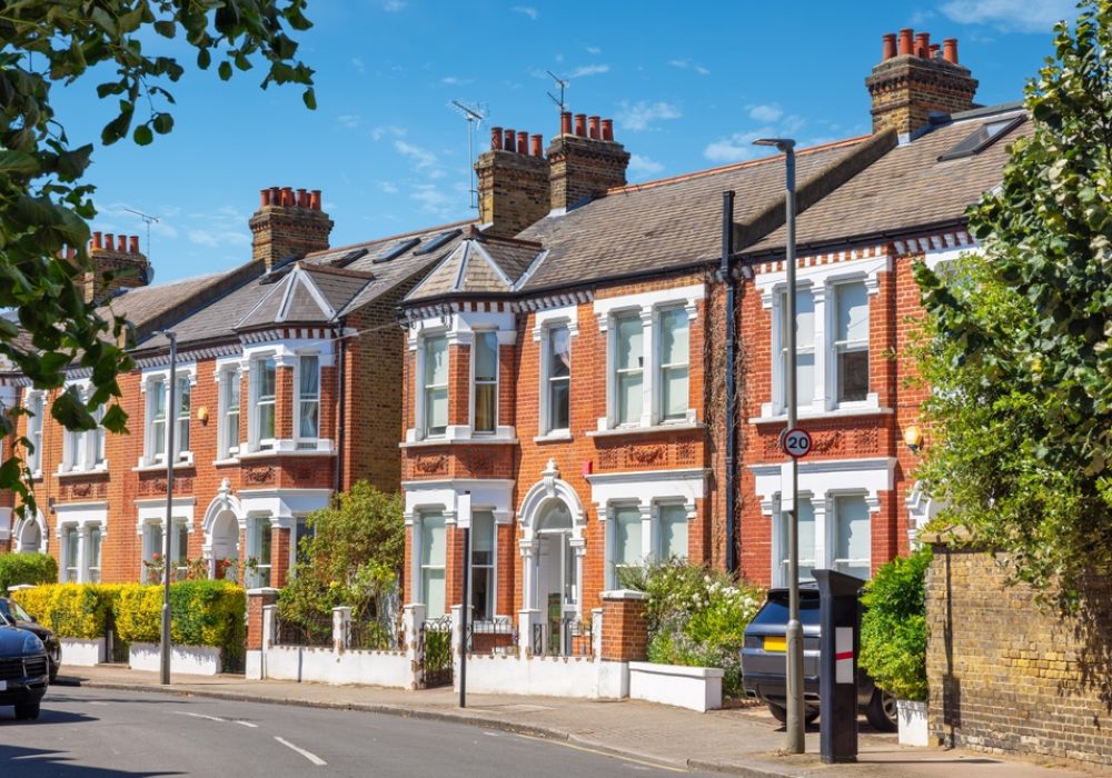 Traditional,Brick,Terraced,Houses,In,London.,England