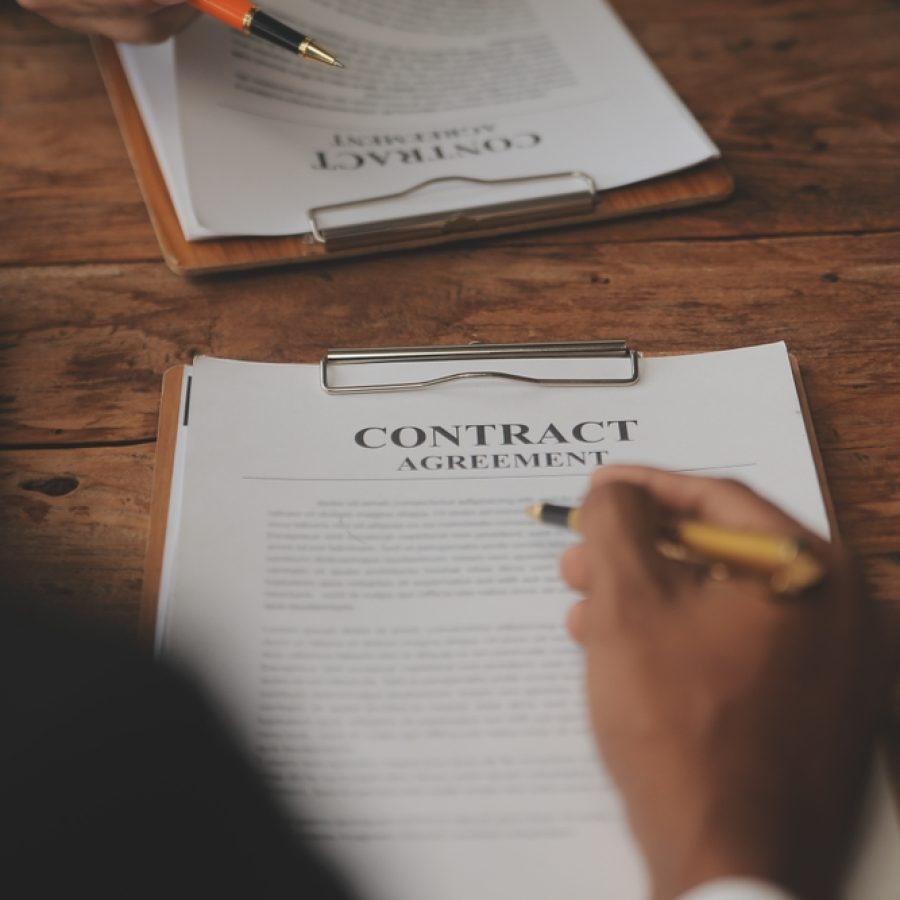 Good,Service,Cooperation,,Consultation,Of,Businesswoman,And,Male,Lawyer,Or